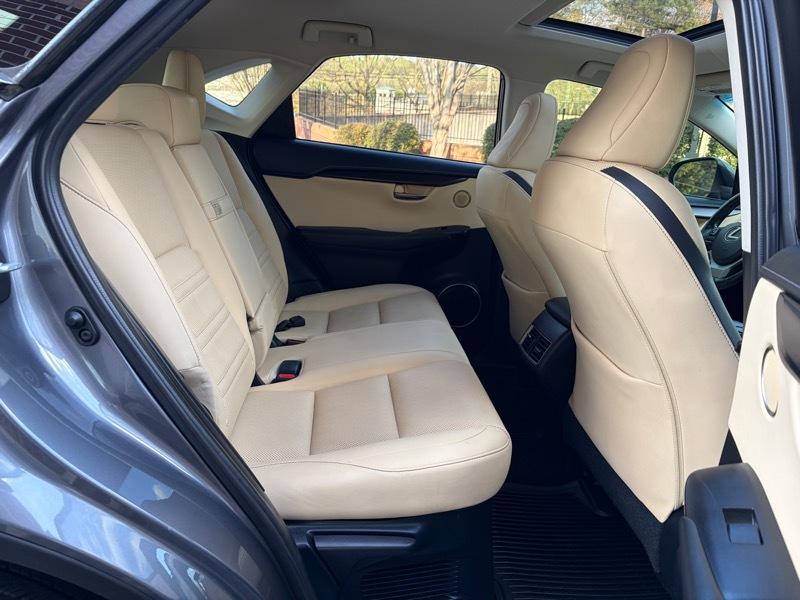 Lexus NX 200t FWD 2017