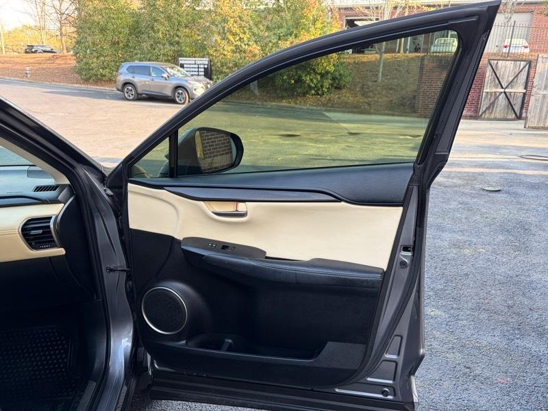 Lexus NX 200t FWD 2017