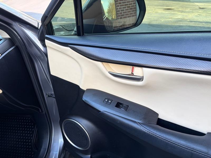 Lexus NX 200t FWD 2017