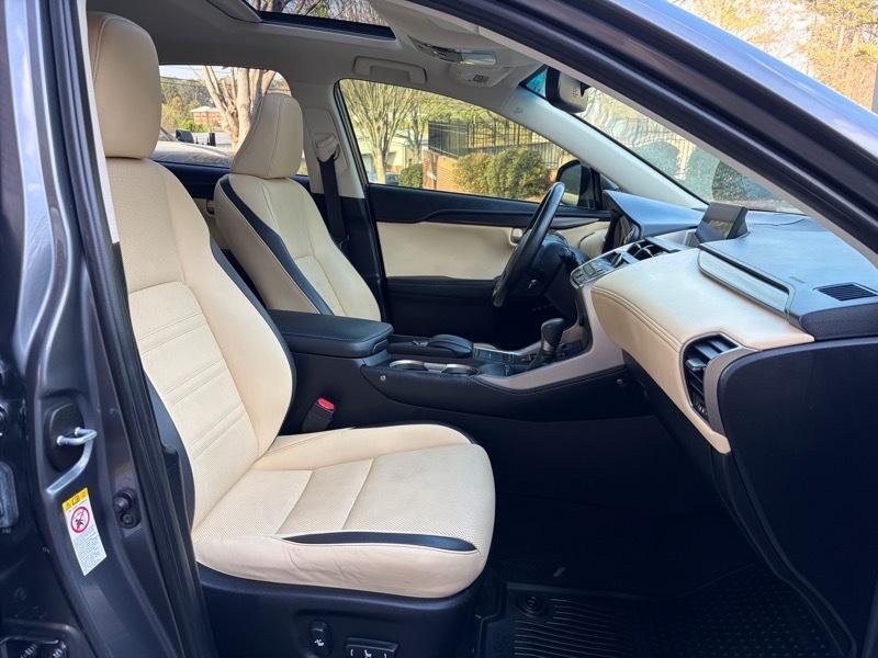 Lexus NX 200t FWD 2017