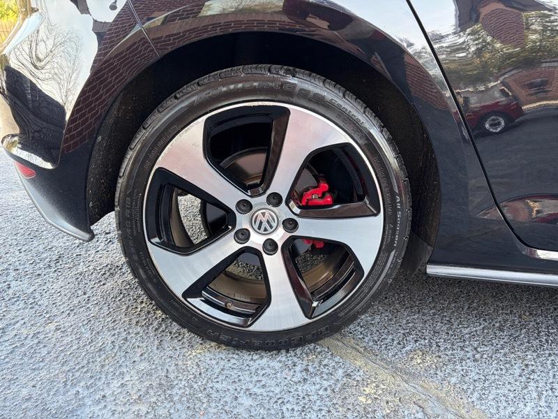 Volkswagen Golf GTI S 6M 4-Door 2017