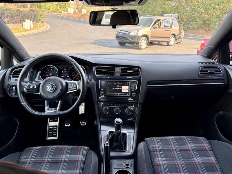 Volkswagen Golf GTI S 6M 4-Door 2017