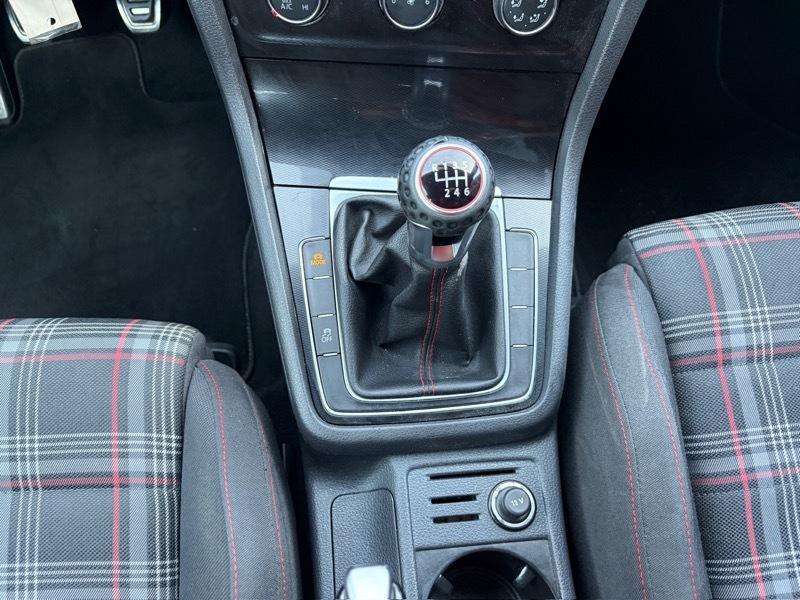 Volkswagen Golf GTI S 6M 4-Door 2017