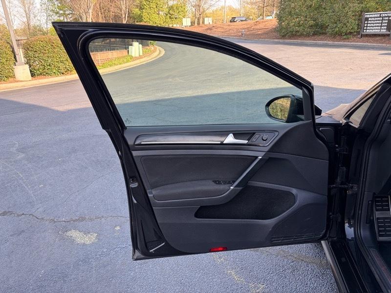 Volkswagen Golf GTI S 6M 4-Door 2017