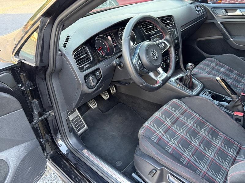 Volkswagen Golf GTI S 6M 4-Door 2017