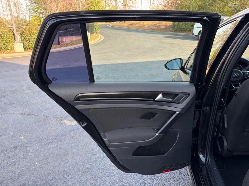 Volkswagen Golf GTI S 6M 4-Door 2017