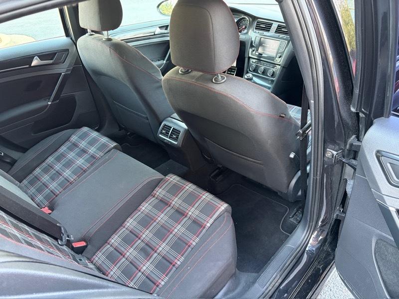 Volkswagen Golf GTI S 6M 4-Door 2017