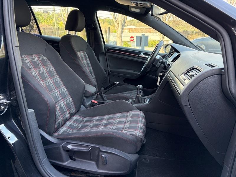 Volkswagen Golf GTI S 6M 4-Door 2017