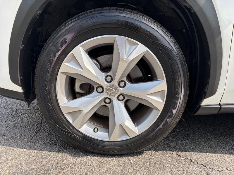 Lexus NX 200t FWD 2017