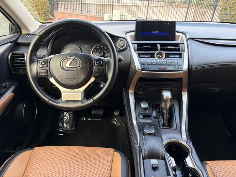 Lexus NX 200t FWD 2017