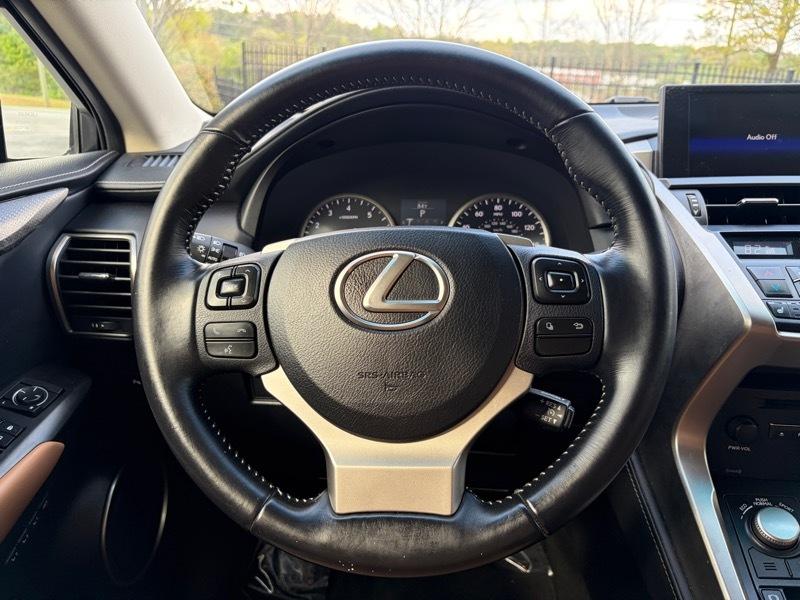 Lexus NX 200t FWD 2017