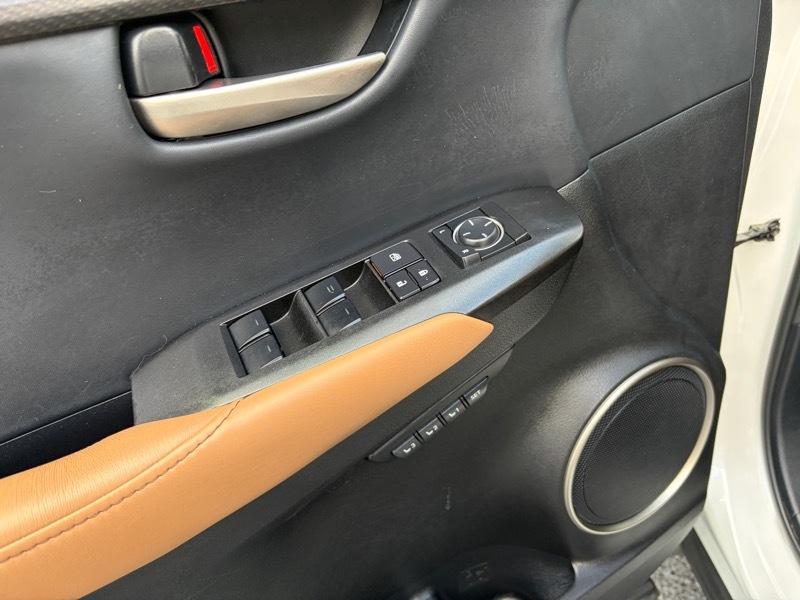 Lexus NX 200t FWD 2017