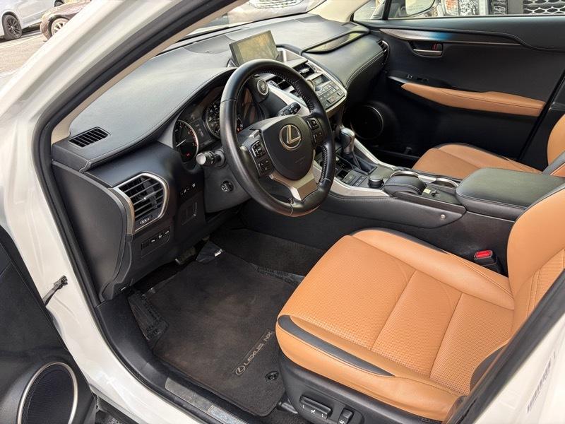 Lexus NX 200t FWD 2017