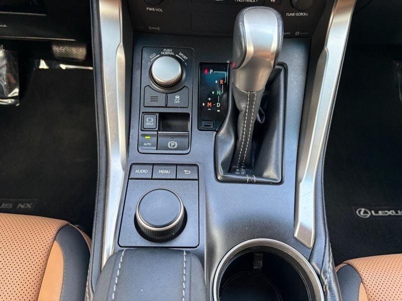 Lexus NX 200t FWD 2017