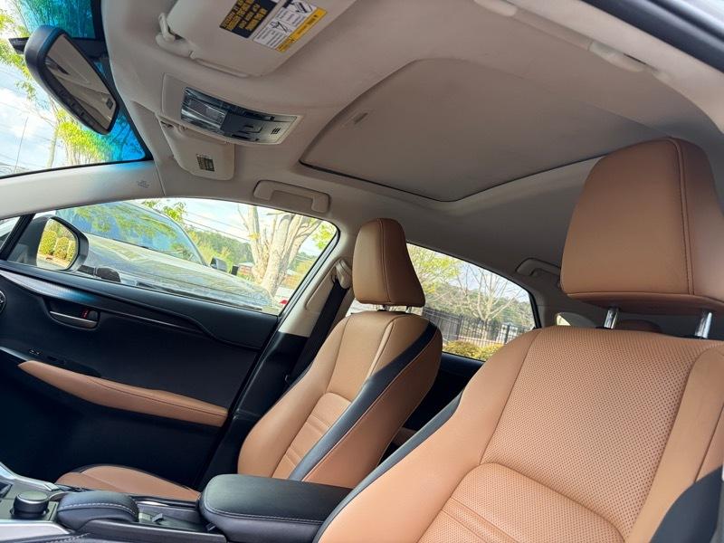 Lexus NX 200t FWD 2017