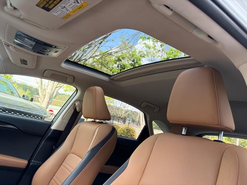 Lexus NX 200t FWD 2017