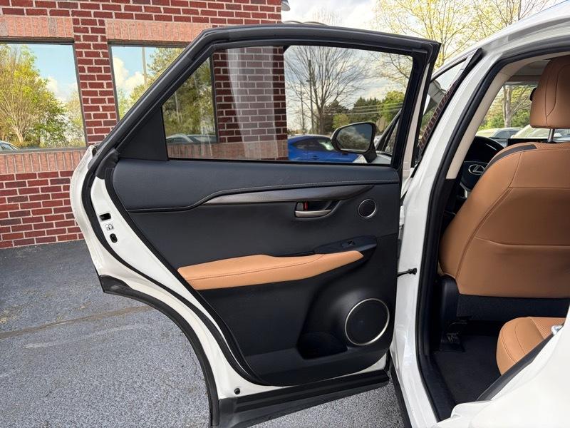 Lexus NX 200t FWD 2017