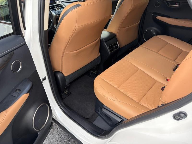 Lexus NX 200t FWD 2017