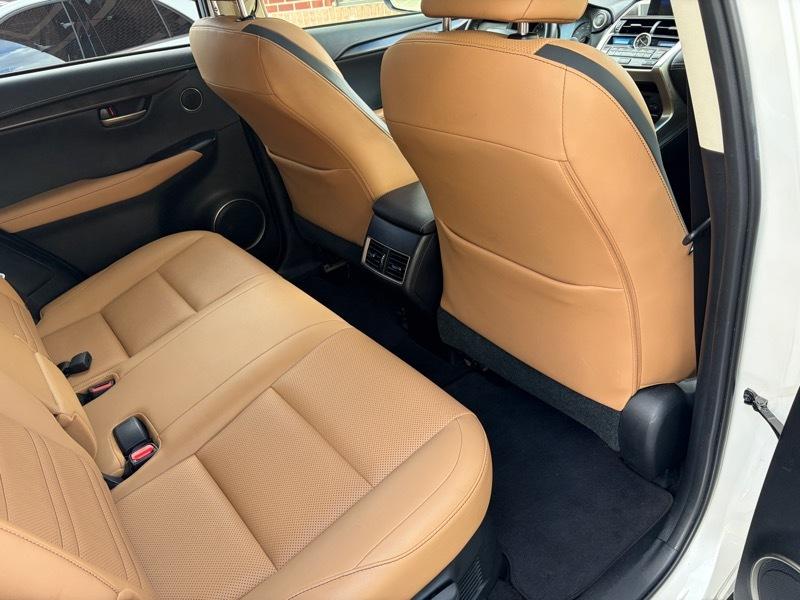 Lexus NX 200t FWD 2017