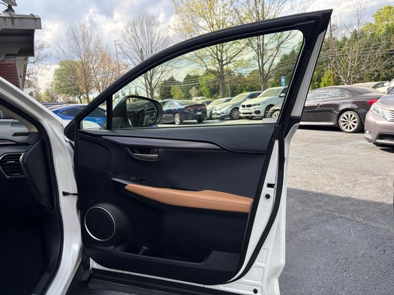 Lexus NX 200t FWD 2017