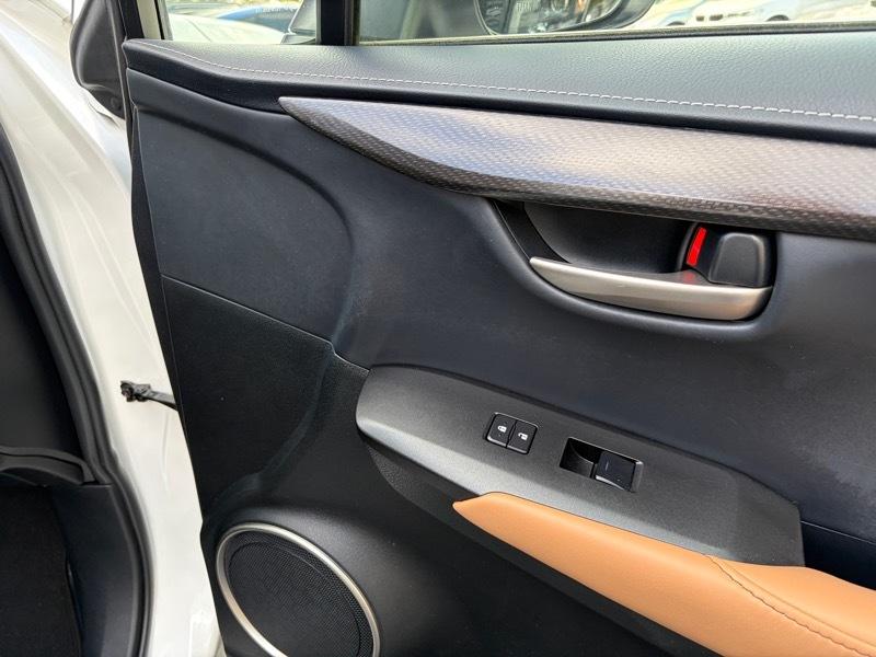 Lexus NX 200t FWD 2017