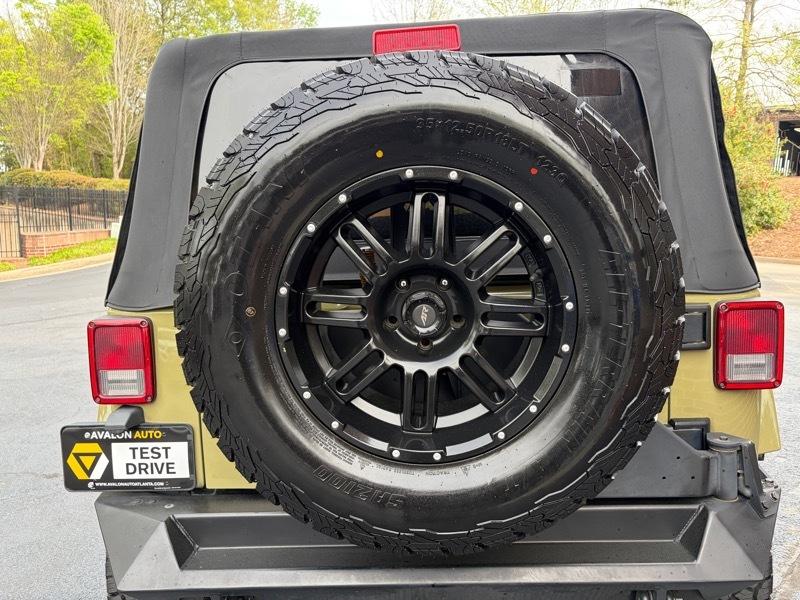 Jeep Wrangler Unlimited Sahara 4WD 2013