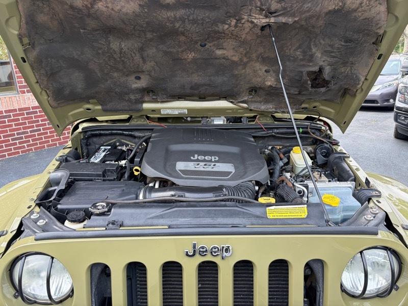 Jeep Wrangler Unlimited Sahara 4WD 2013