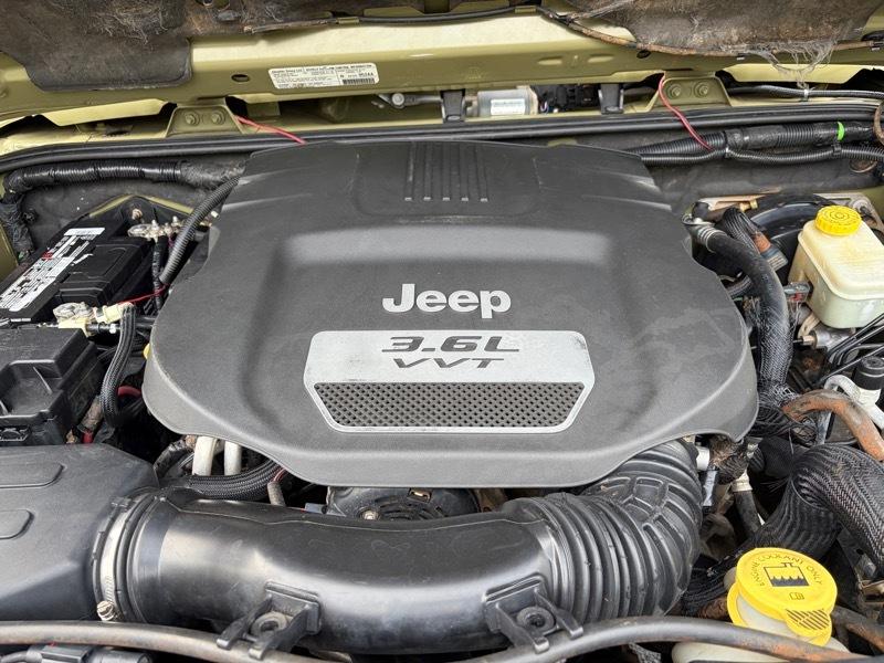 Jeep Wrangler Unlimited Sahara 4WD 2013