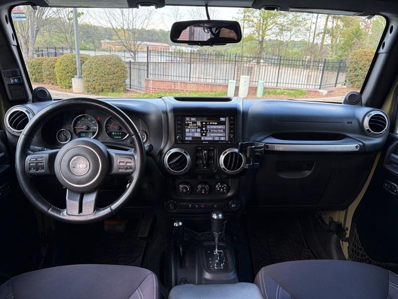 Jeep Wrangler Unlimited Sahara 4WD 2013