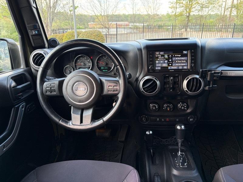 Jeep Wrangler Unlimited Sahara 4WD 2013