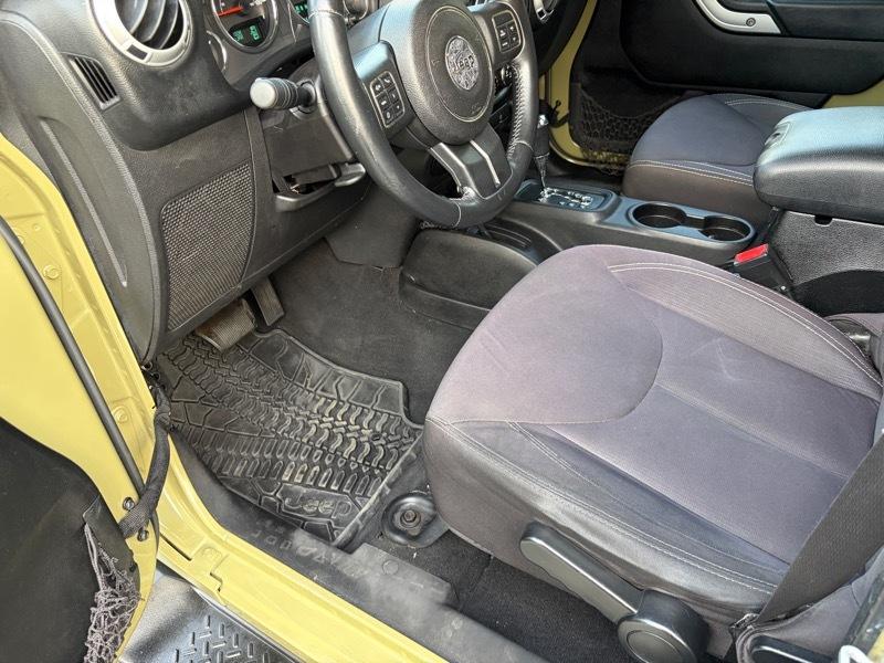 Jeep Wrangler Unlimited Sahara 4WD 2013