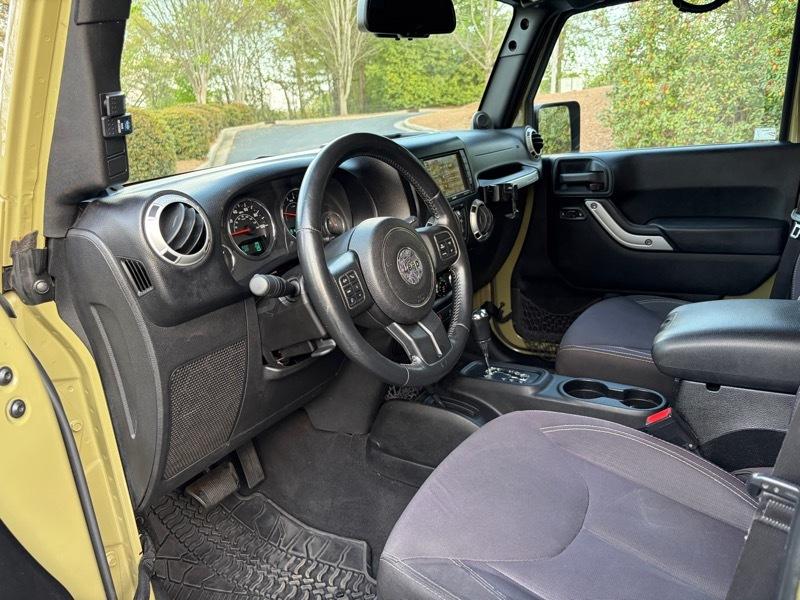 Jeep Wrangler Unlimited Sahara 4WD 2013