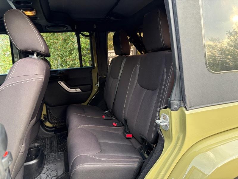 Jeep Wrangler Unlimited Sahara 4WD 2013