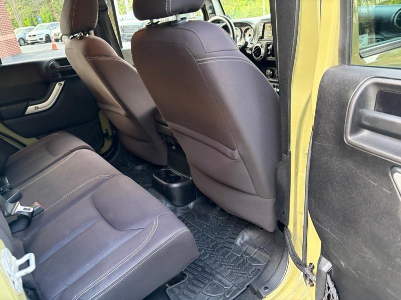 Jeep Wrangler Unlimited Sahara 4WD 2013