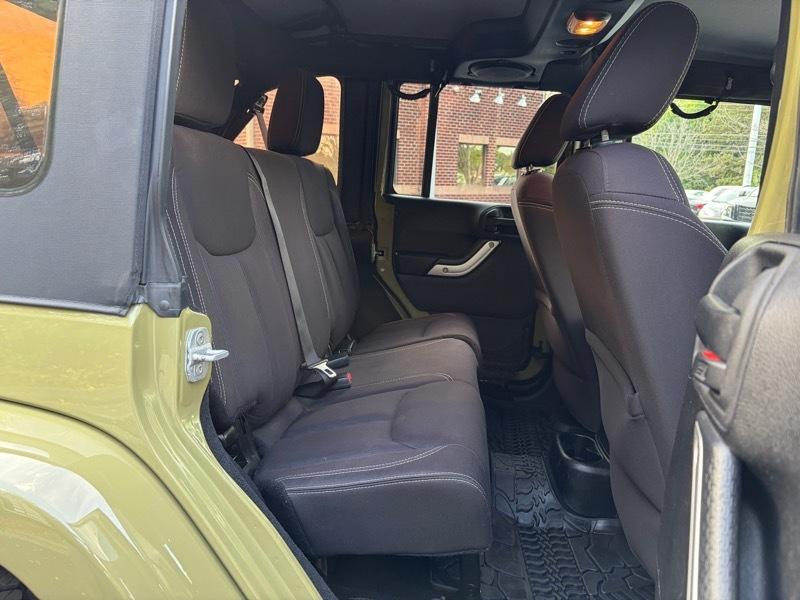 Jeep Wrangler Unlimited Sahara 4WD 2013