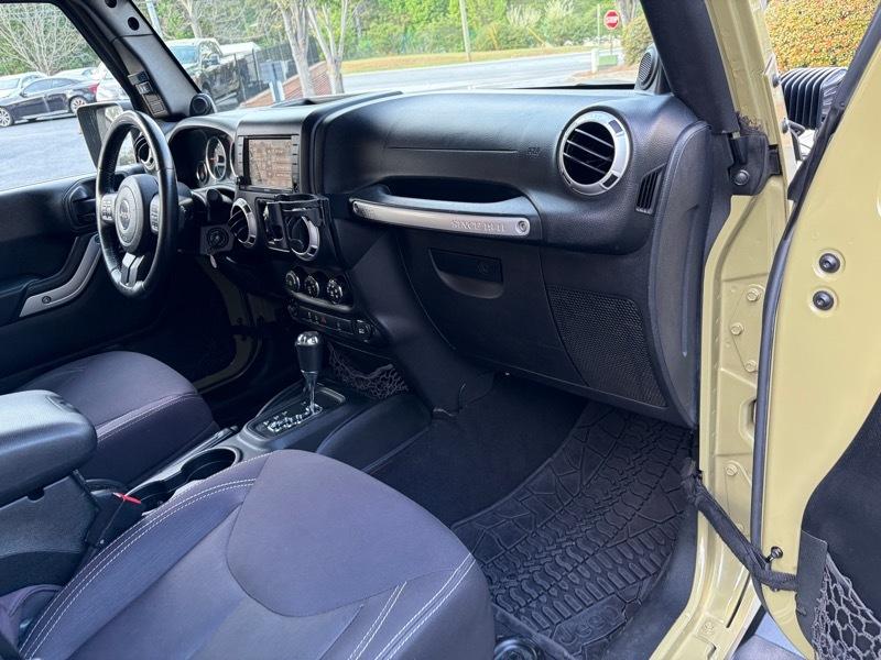 Jeep Wrangler Unlimited Sahara 4WD 2013