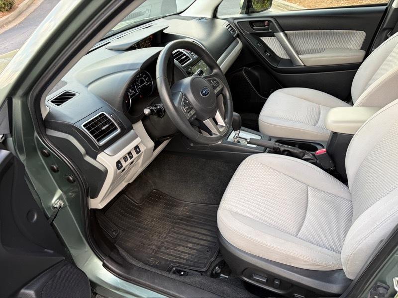 Subaru Forester 2.5i Premium PZEV CVT 2017