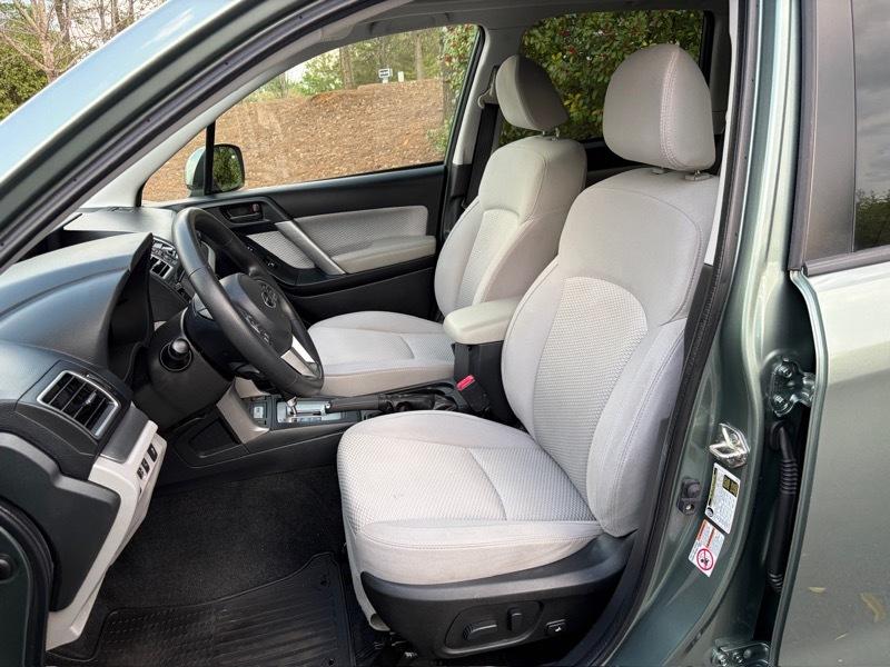 Subaru Forester 2.5i Premium PZEV CVT 2017