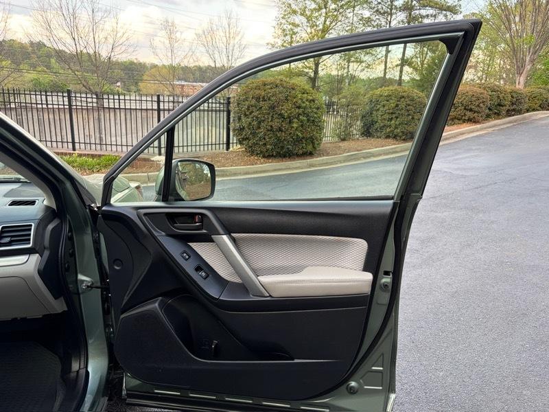 Subaru Forester 2.5i Premium PZEV CVT 2017