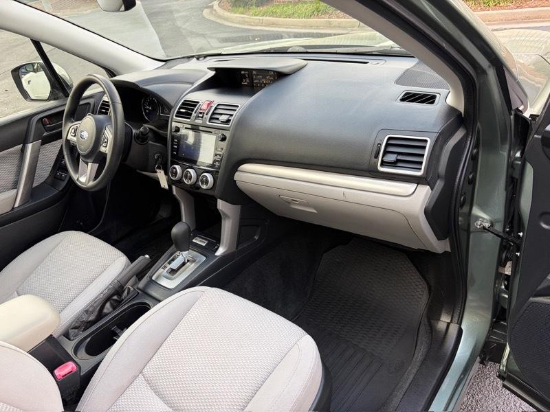 Subaru Forester 2.5i Premium PZEV CVT 2017