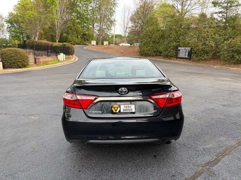 Toyota Camry SE 2016