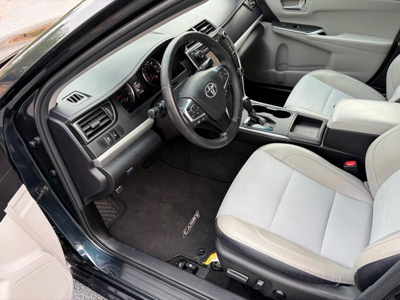 Toyota Camry SE 2016