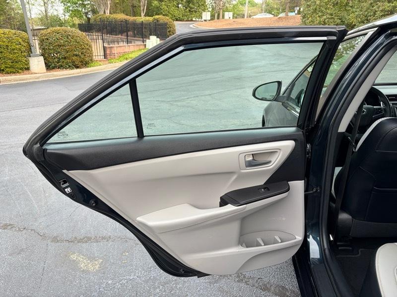 Toyota Camry SE 2016