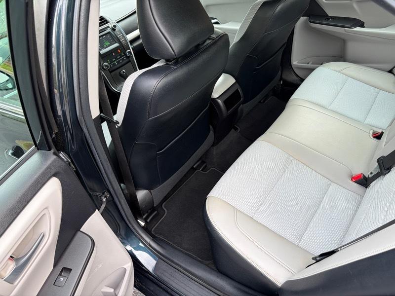 Toyota Camry SE 2016