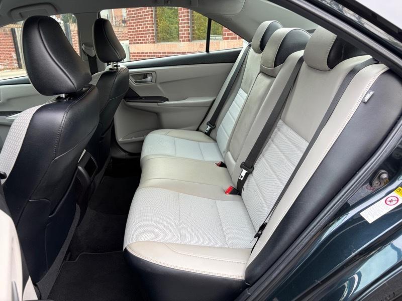 Toyota Camry SE 2016