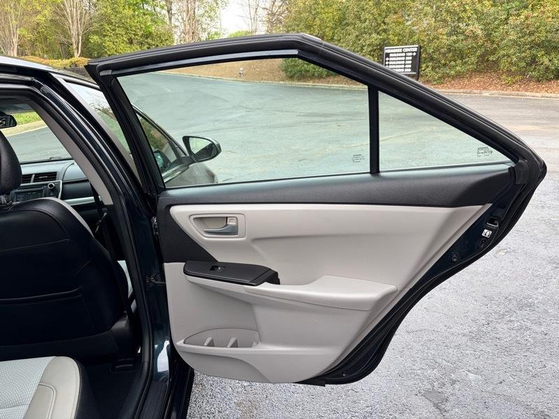 Toyota Camry SE 2016