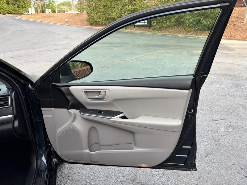 Toyota Camry SE 2016