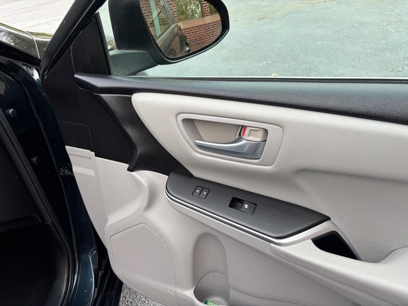 Toyota Camry SE 2016