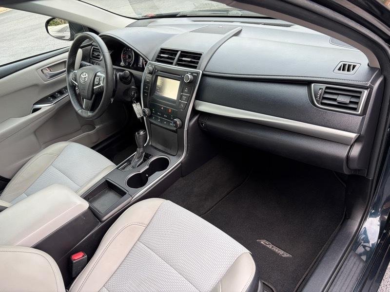 Toyota Camry SE 2016