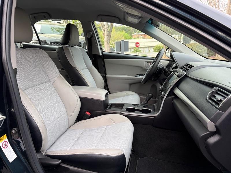 Toyota Camry SE 2016